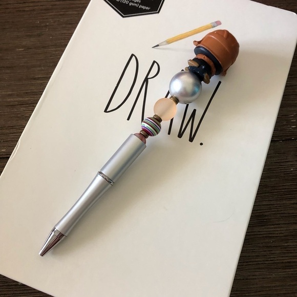 Disney Doorables: UP: Beta handmade beaded pen - Picture 3 of 3
